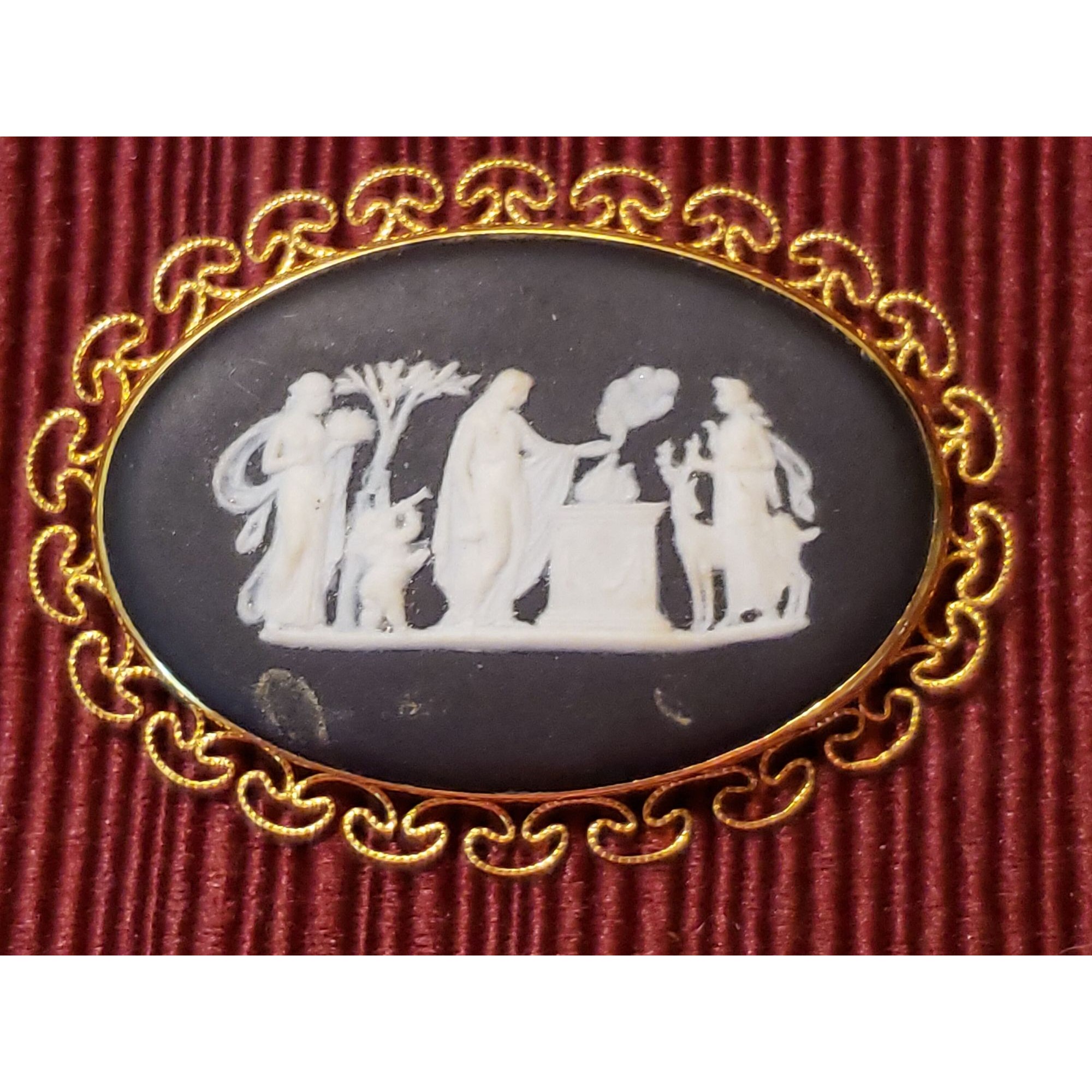 Vintage Wedgwood Van Dell Jasper Wear 12 Karat Gold Filled Cameo Brooch Pin